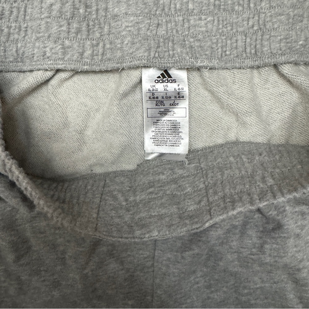 Adidas Vintage Shorts Size XL - Picture 4 of 7
